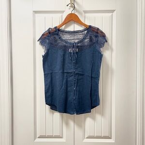 Vintage Y2K Abercrombie Navy Lace Button-Up Blouse - M